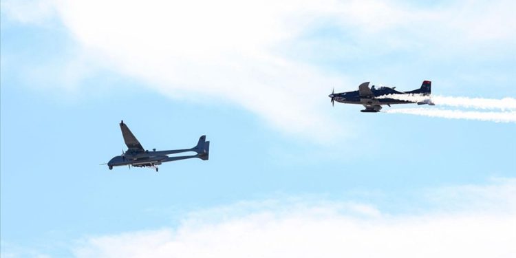 Aksungur İHA TEKNOFEST’te gösteri uçuşu yaptı