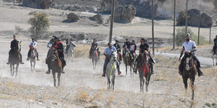 Frigya’nın tanıtılması amacıyla atlı safari yapıldı