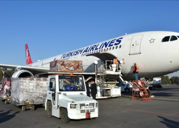 THY, Türkiye’nin Özbekistan’a gönderdiği aşıları taşıdı