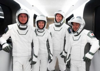 Uzay yolcuları 200 günün ardından dünyaya döndü