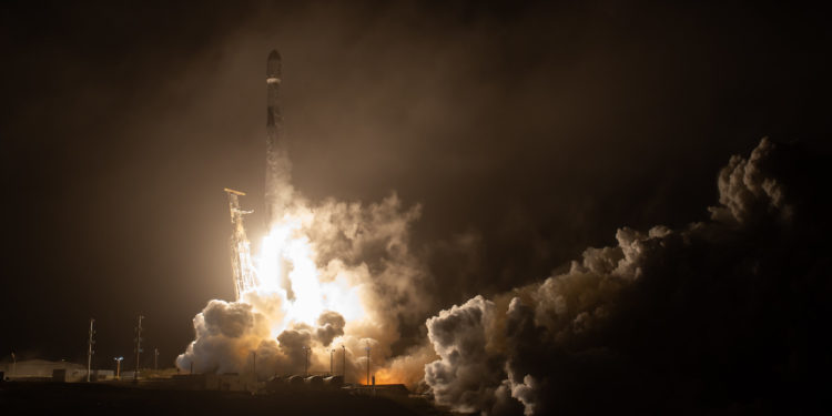 NASA göktaşını vuracak uzay aracını fırlattı