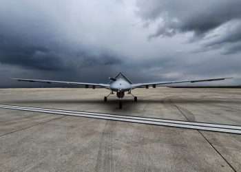 Selçuk Bayraktar, hayatını anlatan kitabı yazan Azeri yazar Esedova’yı ağırladı