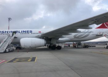 Ünlü oyuncunun uçağına yıldırım çarptı: “Çok korktuk”