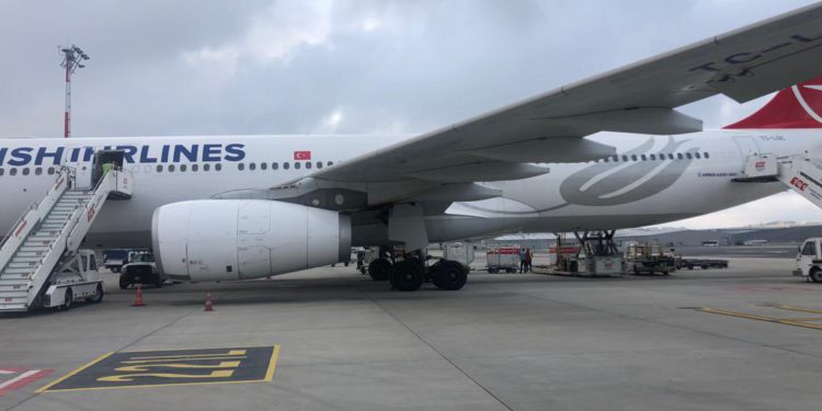 Ünlü oyuncunun uçağına yıldırım çarptı: “Çok korktuk”