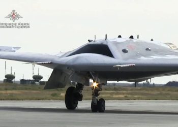 Rusya’nın ürettiği S-70 Okhotnik İHA 2024’te hizmete girecek