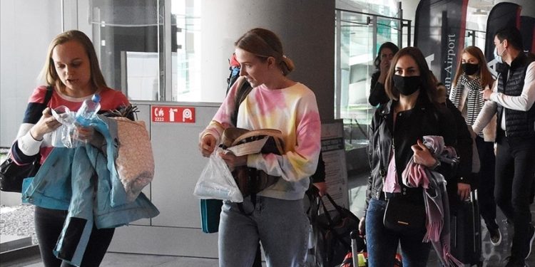 Antalya’ya gelen turist sayısı 9 milyonu geçti