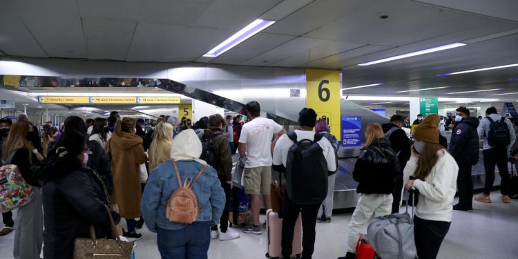 Omicron uçak seferlerini olumsuz etkiliyor