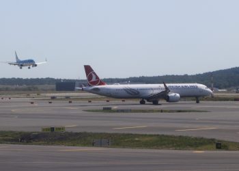 Sivil hava trafiği yüzde 43 arttı