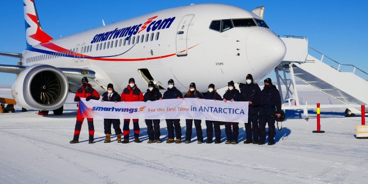 Boeing 737 MAX, ilk kez Antartika’ya indi