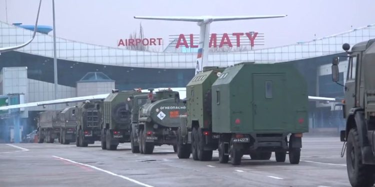 Rus askerleri Almatı Havalimanı’nda tatbikat yaptı