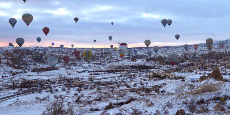Kapadokya’da 388 bin turist balonla uçuş yaptı