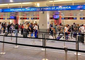 Yolcu maske takmadı, uçak havalimanına geri döndü