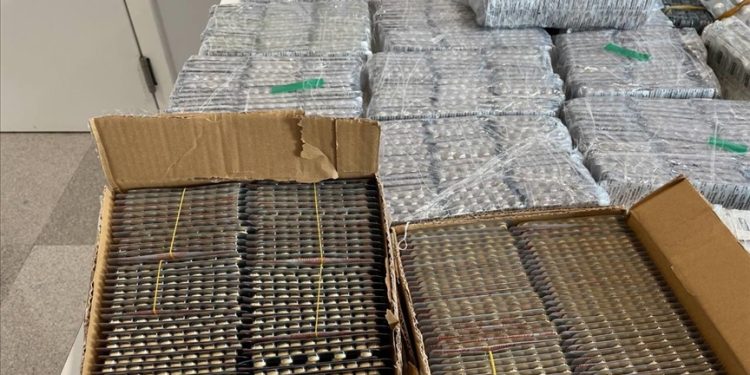 İstanbul Havalimanı’nda kaçak ilaç operasyonu