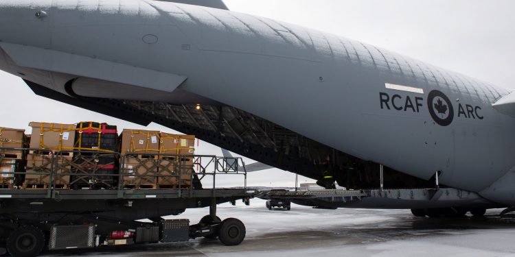 Kanada, Ukrayna’ya askeri teçhizat gönderdi