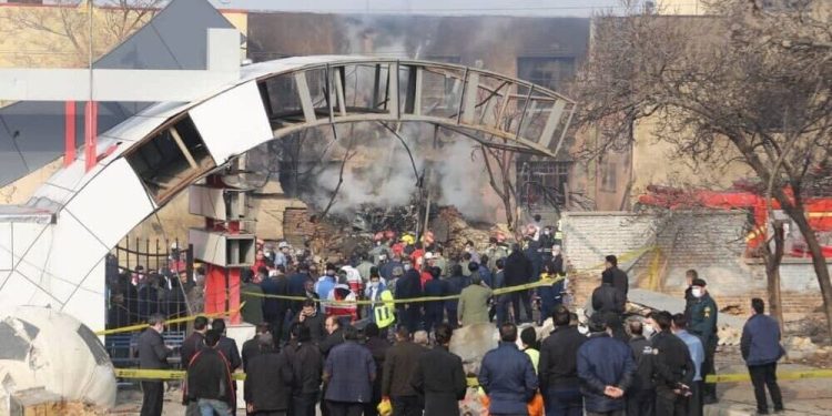 İran’da F-5 düştü