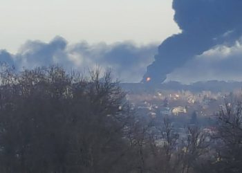 Rusya, Ukrayna’daki askeri havaalanına en az 6 füze attı