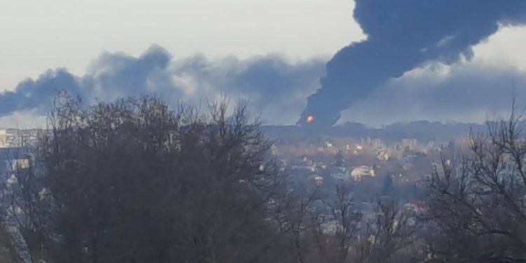 Rusya, Ukrayna’daki askeri havaalanına en az 6 füze attı