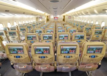 Emirates, uçak içi eğlence deneyiminin 30. yılını kutluyor