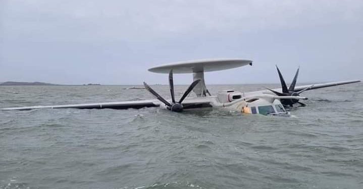 ABD’nin E-2D Advanced Hawkeye uçağı düştü