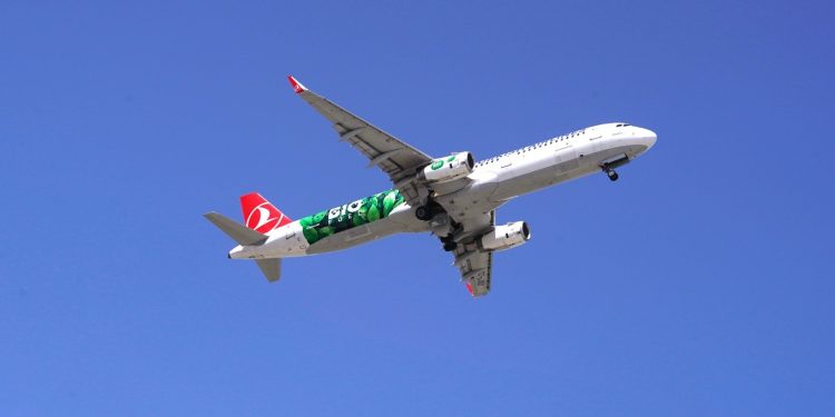 Türk Hava Yolları’nın sürdürülebilirlik temalı uçağı göklerde