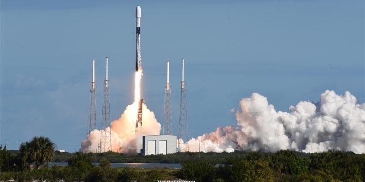 SpaceX, 53 Starlink uydusunu daha yörüngeye fırlattı