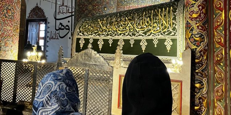 Mevlana çağırıyor