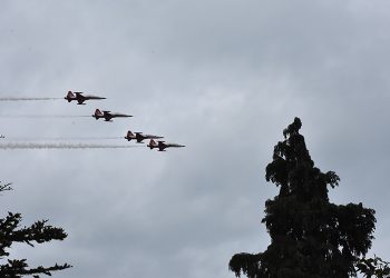 Türk Yıldızları ve SOLOTÜRK’ten 19 Mayıs’a özel gösteri uçuşu