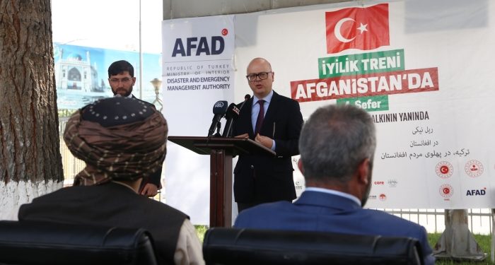 Kabil Havalimanı çalışanlarına Türkiye’den yardım eli