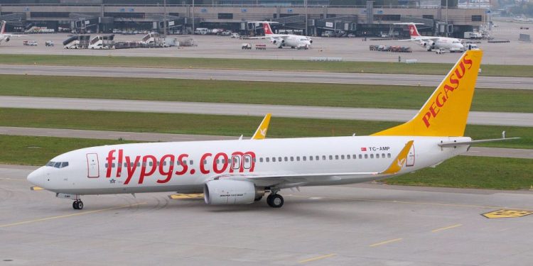 Pegasus, 4 adet 737-800 uçağı 73.5 milyon dolara satıyor