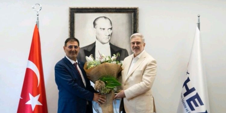 HEAŞ Genel Müdürü Hüseyin Sağlam görevini Mustafa Karakuş’a devretti