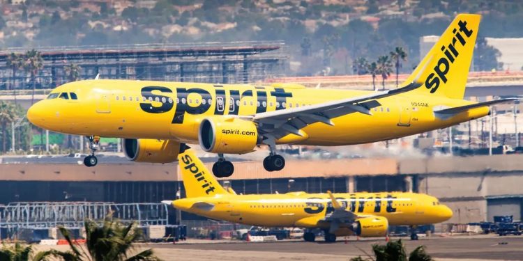 Spirit Airlines, Frontier ile birleşme oylamasını erteledi