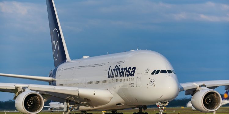 Lufthansa, grev sebebiyle binden fazla uçuşu iptal etti