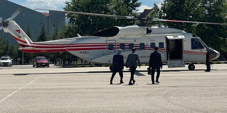 Binali Yıldırım’ın helikopteri acil iniş yaptı