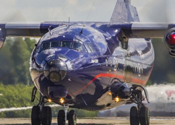 Yunanistan’da An-12 tipi kargo uçağı düştü