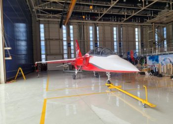 HÜRJET’e kırmızı-beyaz boyama