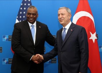 Bakan Akar ile Austin arasında F-16 trafiği!