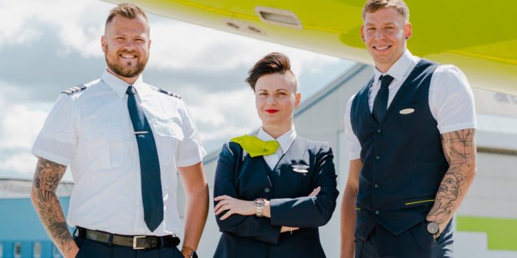 Uçakta dövme kuralı gevşetiliyor!