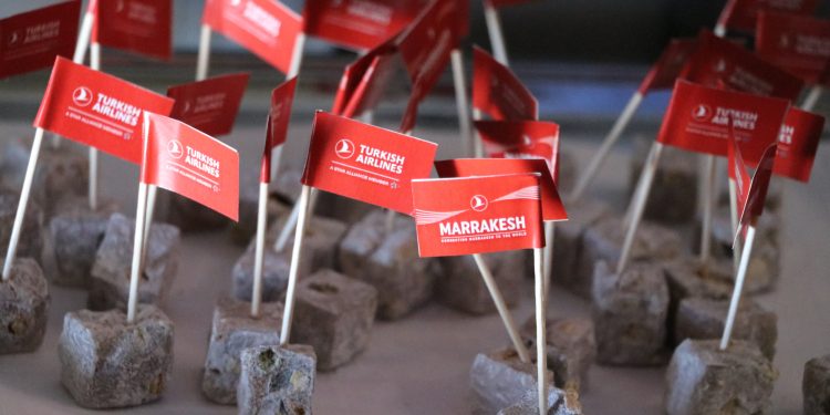 İlk hat açılışının normal uçuştan farkı nedir?