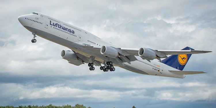 Lufthansa’nın B747-8’i Boston’a acil iniş yaptı