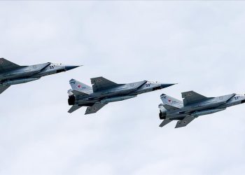 Rusya, “Kinjal” füzelerini taşıyan MiG-31’leri Kaliningrad’a gönderdi
