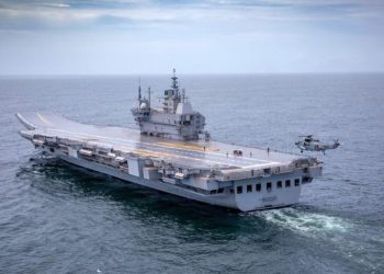 Hindistan, ilk yerli uçak gemisi ‘INS Vikrant’ı denize indirdi