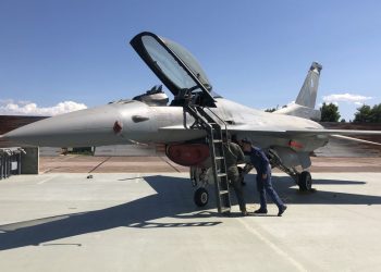 Yunanistan, modernize edilmiş 2 adet F-16’yı filosuna kattı