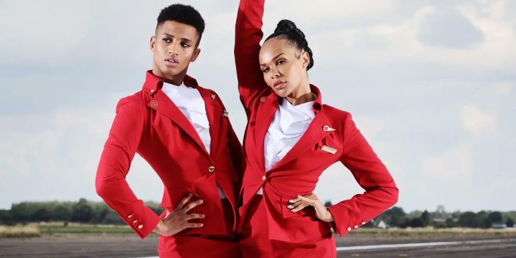 Virgin Atlantic’te erkek hostesler de etek giyebilecek