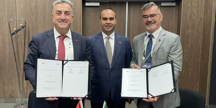 Türkiye, Paris’te üç ülkeyle daha uzay anlaşması imzaladı