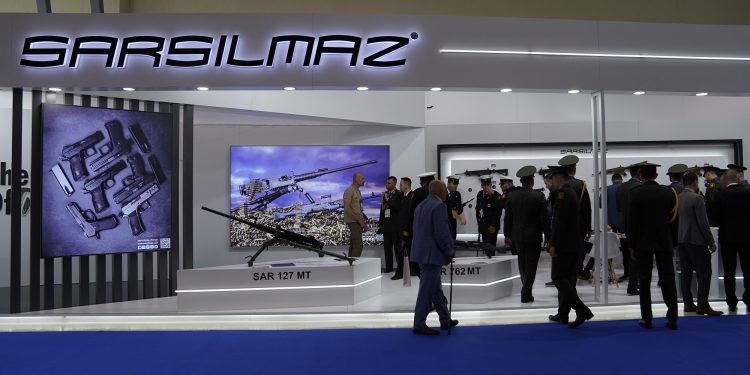 Polonya ve Azerbaycan’da Sarsılmaz rüzgarı esti