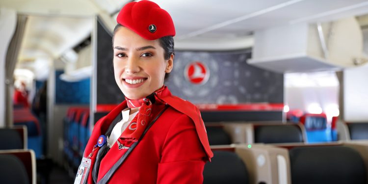 Türk Hava Yolları, kabin memuru alımı için ilan yayınladı