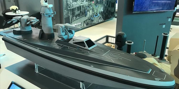 Silahlı insansız deniz aracı Sancar ilk kez vitrinde