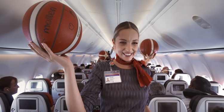 THY’den 12 Dev Adam’a özel film