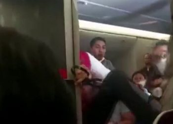 THY uçağında yolcu kabin memuruna saldırdı: Uçak acil iniş yaptı