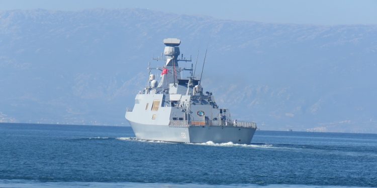 TCG Burgazada dünya kupası için Katar’a hareket etti